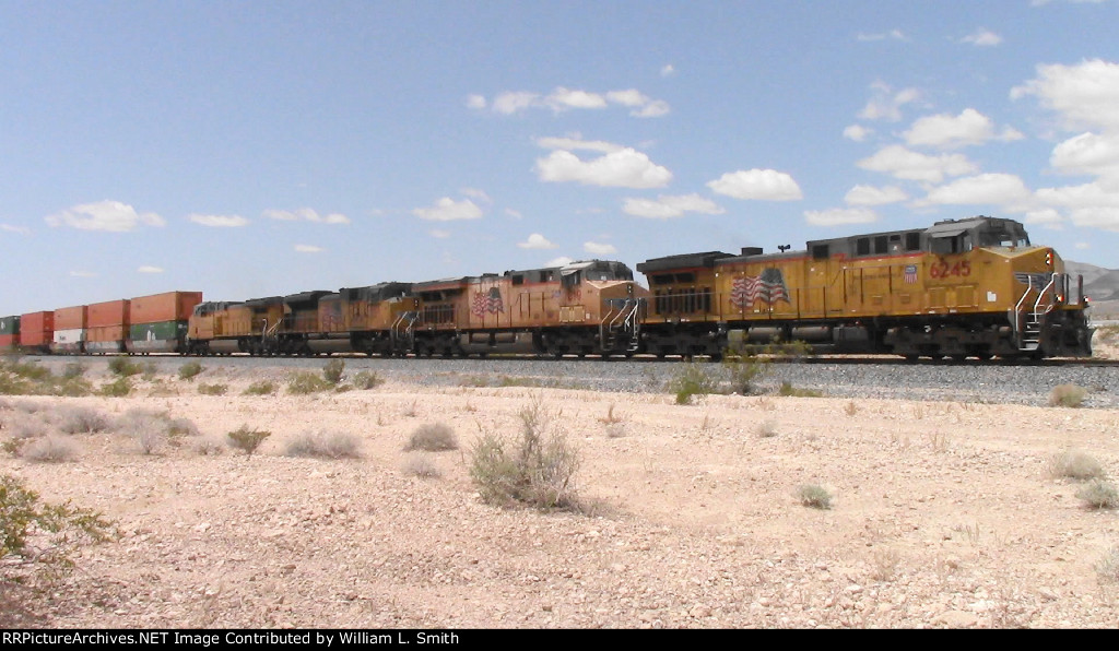 EB Priority Container Frt @ Eie NV W-Pshr -3